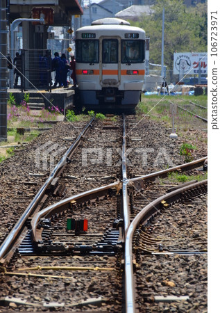 吉哈25號列車在武豐線武豐站等待發車 106723971