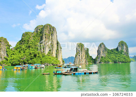 Halong Bay of Vietnam blue sky 106724033