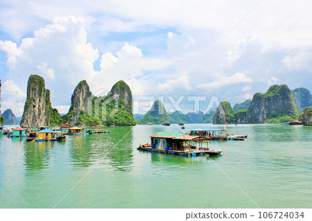 Halong Bay of Vietnam blue sky 106724034
