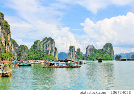 Halong Bay of Vietnam blue sky 106724038