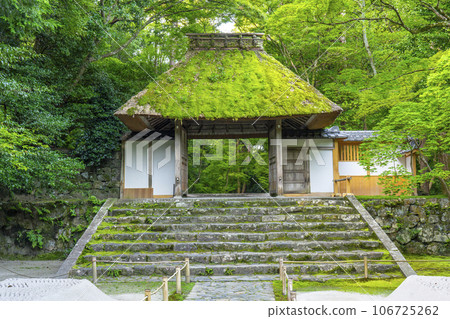 Honen-in thatched Sanmon gate (near Tetsugaku no Michi, Kyoto) Honen-in thatched Sanmon gate (near Tetsugaku no Michi, Kyoto) 106725262
