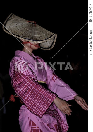 Etchu Yao Owara Kaze Obon with a melancholy atmosphere 106726749