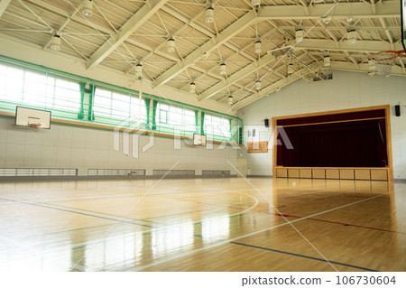 School gymnasiums, sunny gymnasiums, junior high school gymnasiums, basketball courts in public facilities School gymnasiums, sunny gymnasiums, junior high school gymnasiums, basketball courts in public facilities 106730604