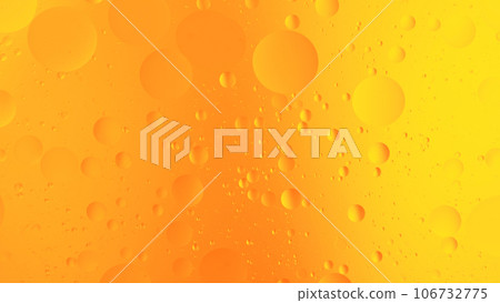 Abstract Golden Background Oil in Water surface Foam of Soap with Bubbles. 106732775