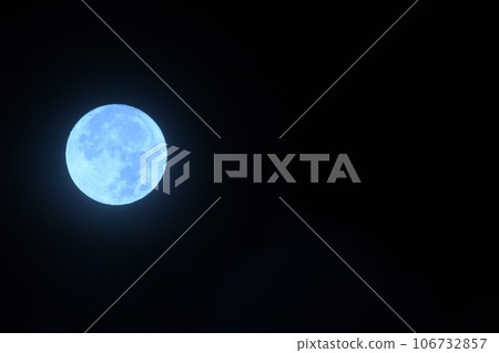 北斗市白州町，八月的滿月閃耀在夜空中，超級藍色的月亮 106732857