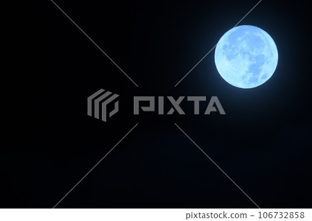 北斗市白州町，八月的滿月閃耀在夜空中，超級藍色的月亮 106732858