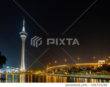 Night view of the Macau Tower 106733266