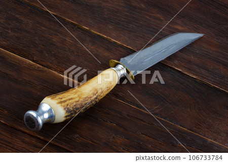 Vintage hunting knife 106733784