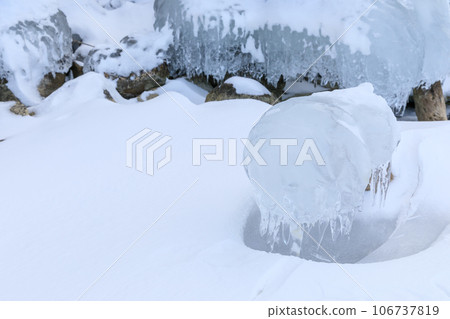 Hokkaido_Frozen Lake Kussharo and landscape of spray ice Hokkaido_Frozen Lake Kussharo and landscape of spray ice 106737819