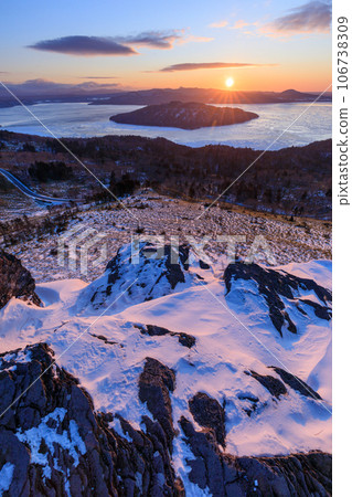 北海道_屈斜路湖和美幌嶺的隆冬時節的絕美風景 106738309