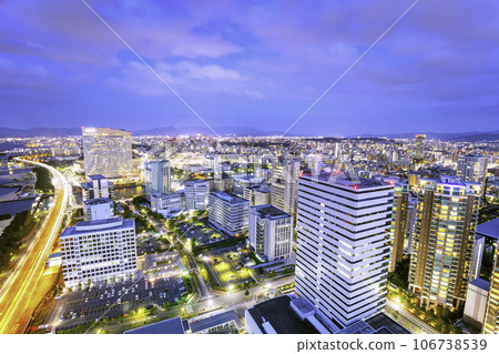 A wonderful night view of Fukuoka city seen from Fukuoka Tower 106738539