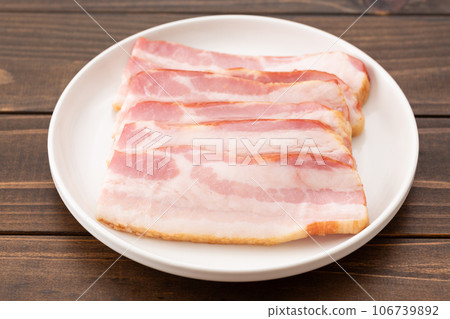 Bacon steak 106739892