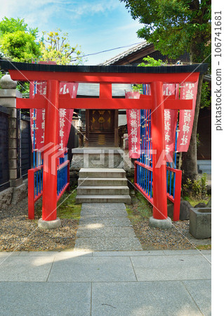 Koume Inari Shrine within the grounds of Ushijima Shrine (Mukojima, Sumida-ku, Tokyo) Koume Inari Shrine within the grounds of Ushijima Shrine (Mukojima, Sumida-ku, Tokyo) 106741681