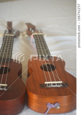 ukulele ukulele 106742257
