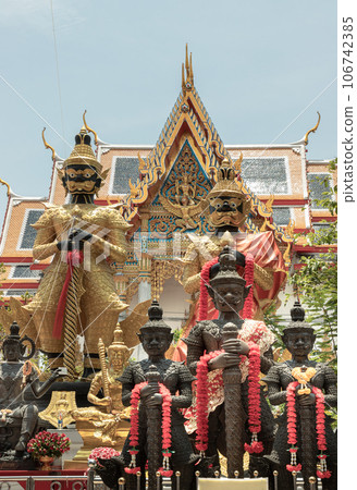 The Largest Thao Wessuwan Sculpture or Vasavana Kuvera Giant Statues. The Largest Thao Wessuwan Sculpture or Vasavana Kuvera Giant Statues. 106742385