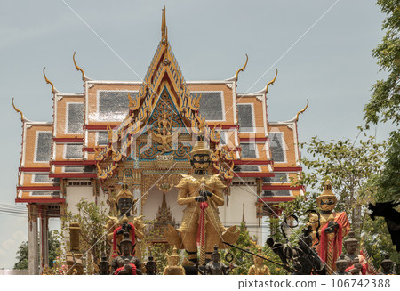 The Largest Thao Wessuwan Sculpture or Vasavana Kuvera Giant Statues. The Largest Thao Wessuwan Sculpture or Vasavana Kuvera Giant Statues. 106742388
