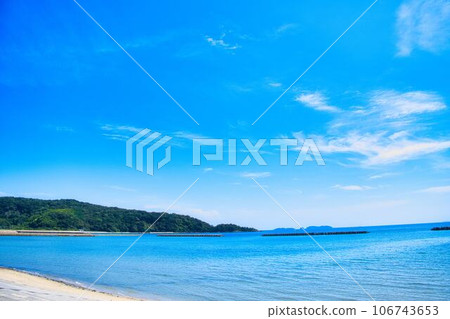 Blue sky and sea 106743653