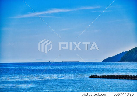 blue sea and sky 106744380