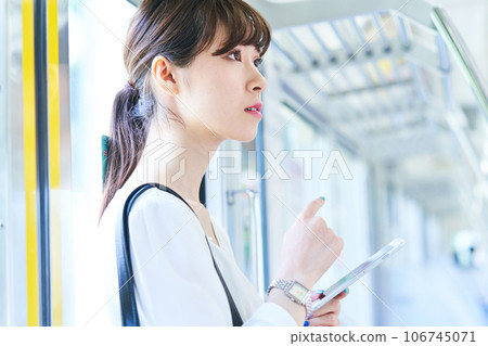 Young women commuting to school photography cooperation "Keio Electric Railway Co., Ltd." Young women commuting to school photography cooperation "Keio Electric Railway Co., Ltd." 106745071