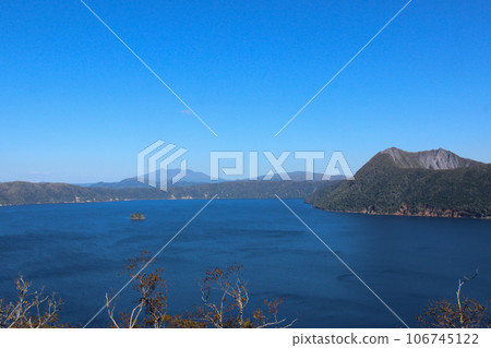 藍色安靜的湖泊 106745122