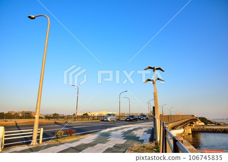 千葉市、晴朗的夜空和美濱大橋 千葉市、晴朗的夜空和美濱大橋 106745835