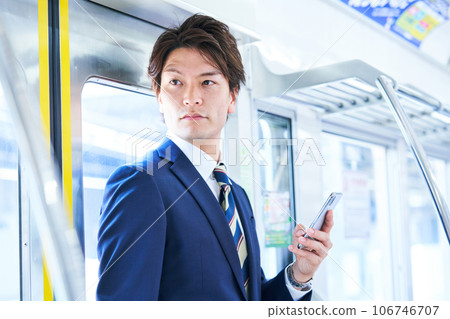 上學的年輕商人與“京王電鐵株式會社”的攝影合作 106746707