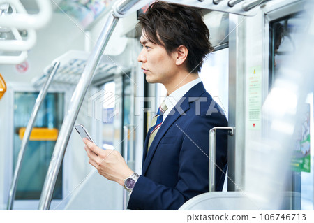 上學的年輕商人與“京王電鐵株式會社”的攝影合作 106746713