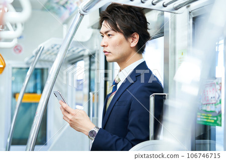 上學的年輕商人與“京王電鐵株式會社”的攝影合作 106746715