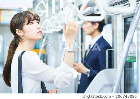Young women commuting to school photography cooperation "Keio Electric Railway Co., Ltd." 106748886