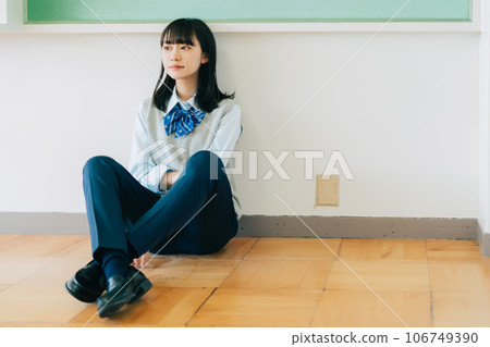 褲子風格的高中女孩 106749390