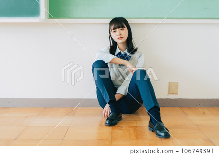 褲子風格的高中女孩 106749391