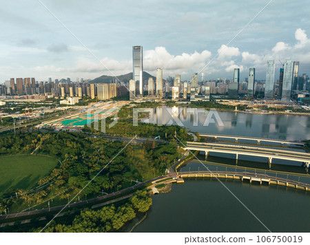 Shenzhen ,China - June 02 2022 Shenzhen ,China - June 02 2022 106750019