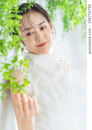 Beauty image for middle-aged women, skin care, cosmetics Beauty image for middle-aged women, skin care, cosmetics 106750788