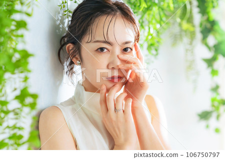 中年婦女肖像、美容、護膚、化妝品 106750797