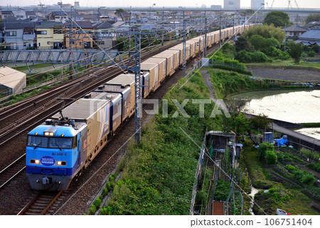 運行於東海道本線的M250系列超級鐵路貨運 106751404