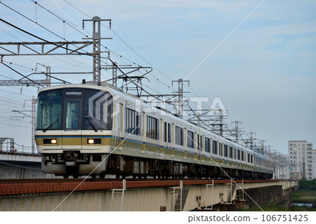 221 series + 223 series local trains running on the Sanyo Main Line 221 series + 223 series local trains running on the Sanyo Main Line 106751425
