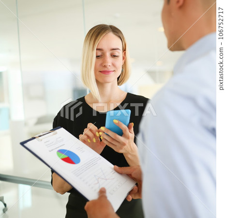 Group of people deliberate on problem 106752717