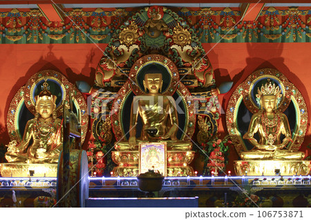 Buddha Statues 106753871