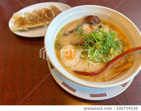 Ramen and dumplings Ramen and dumplings 106754526