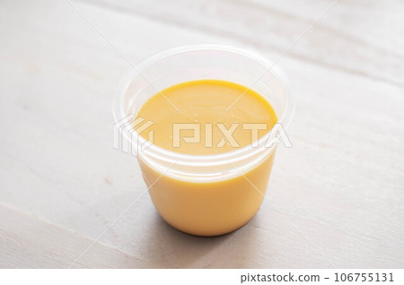 杯子裡的蛋奶布丁 106755131