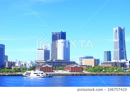橫濱市、橫濱紅磚倉庫和地標塔的風景 橫濱市、橫濱紅磚倉庫和地標塔的風景 106757420