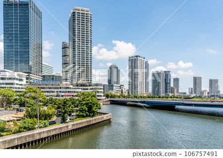 [神奈川縣] 塔樓公寓的水邊城市景觀 106757491