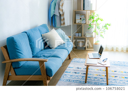A room for men living alone 106758021