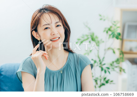 lovely middle sister lovely middle sister 106758669