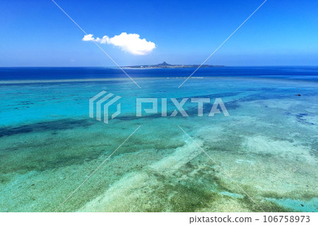 藍色的大海和天空 藍色的大海和天空 106758973