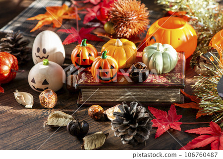 Decorations inspired by Halloween 106760487