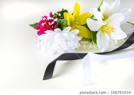 Obituary image white lily and ribbon 106761034