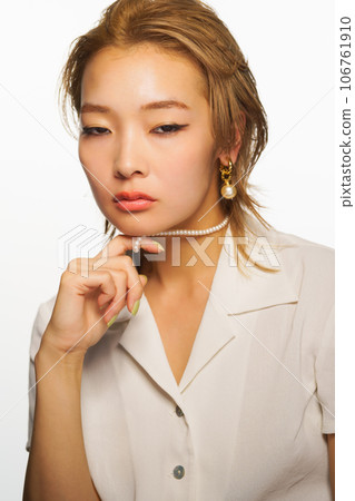 一個很酷的職業女性的肖像 106761910