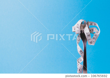 Diet for weight loss. Diet food. Obesity problem. Food without calories. 106765692