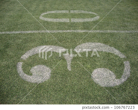 30 yard line 30 yard line 106767223